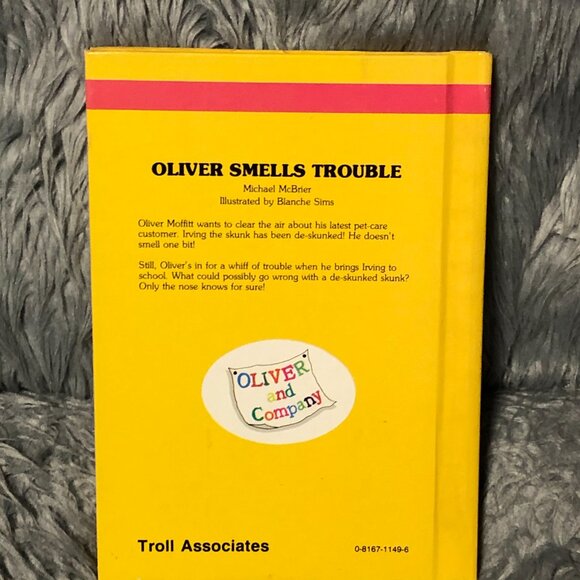 Oliver Adventure Chapter books by Michael McBrier vintage Troll 80s Lot of 2 - Picture 3 of 11